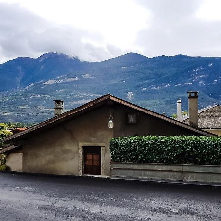 Fully, Valais Chalet accueillant avec cheminée Villa Exterior foto